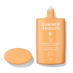 Купить SUMMER FRIDAYS ShadeDrops Broad Spectrum SPF50 Mineral Milk Sunscreen на Beautystorage.ru. Быстрая доставка по России и СНГ.