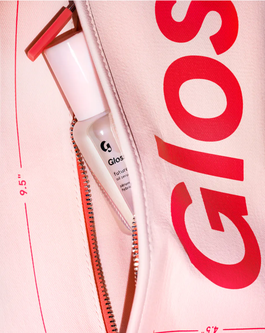 GLOSSIER The Beauty Bag GLOSSIER The Beauty Bag купить в Beauty Storage. Быстрая доставка по России и СНГ.