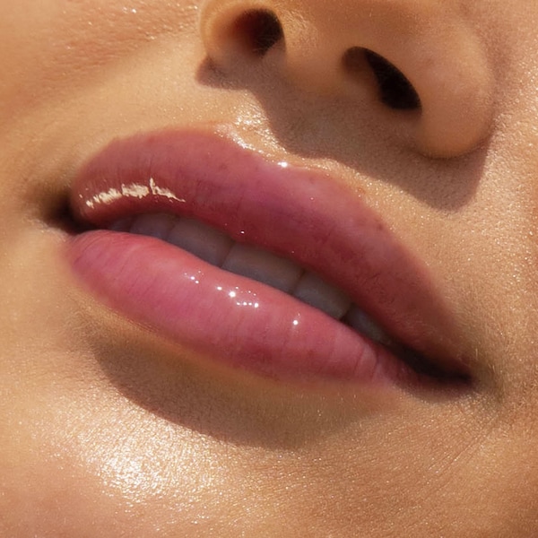 TOWER 28 BEAUTY ShineOn Jelly Lip Gloss купить в Beauty Storage. Быстрая доставка по России и СНГ.