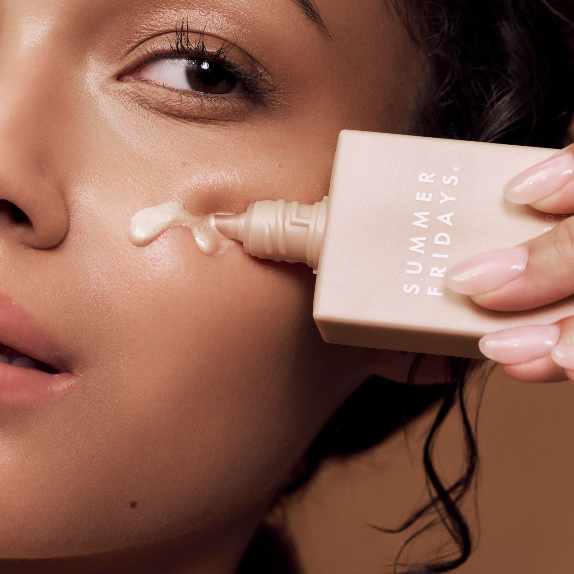 Купить SUMMER FRIDAYS Illuminating Drops на Beautystorage.ru. Быстрая доставка по России и СНГ.