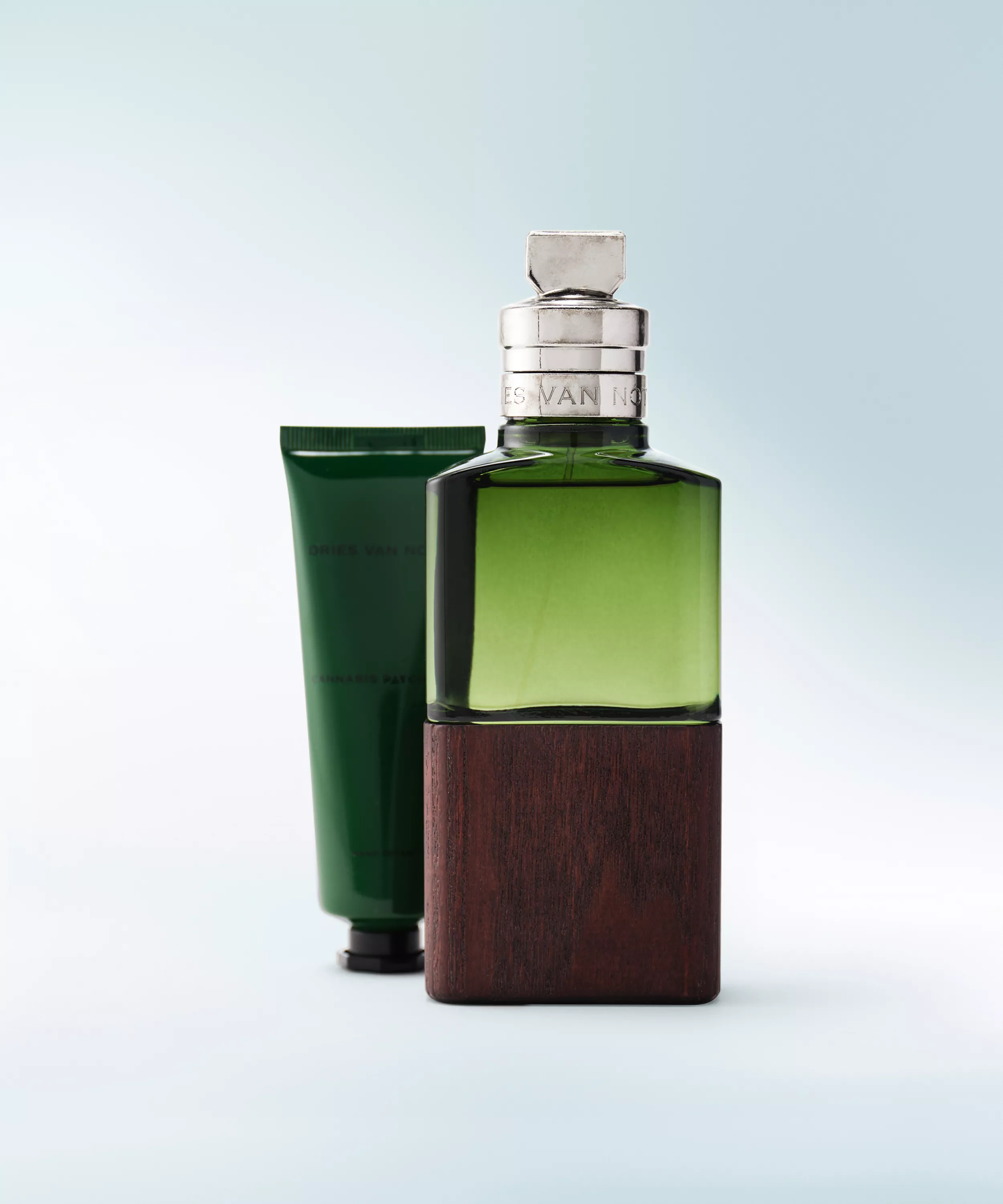 Купить DRIES VAN NOTEN Cannabis Patchouli Hand Cream на Beautystorage.ru. Быстрая доставка по России и СНГ.