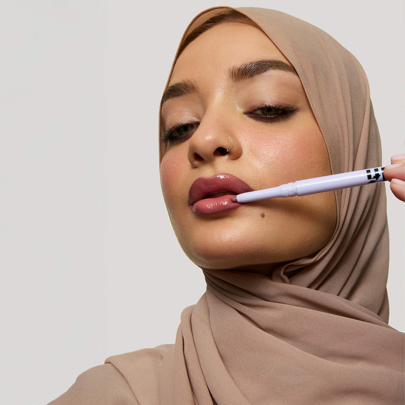 Купить KULFI Lassi Lips Staining Lip Liner на Beautystorage.ru. Быстрая доставка по России и СНГ.