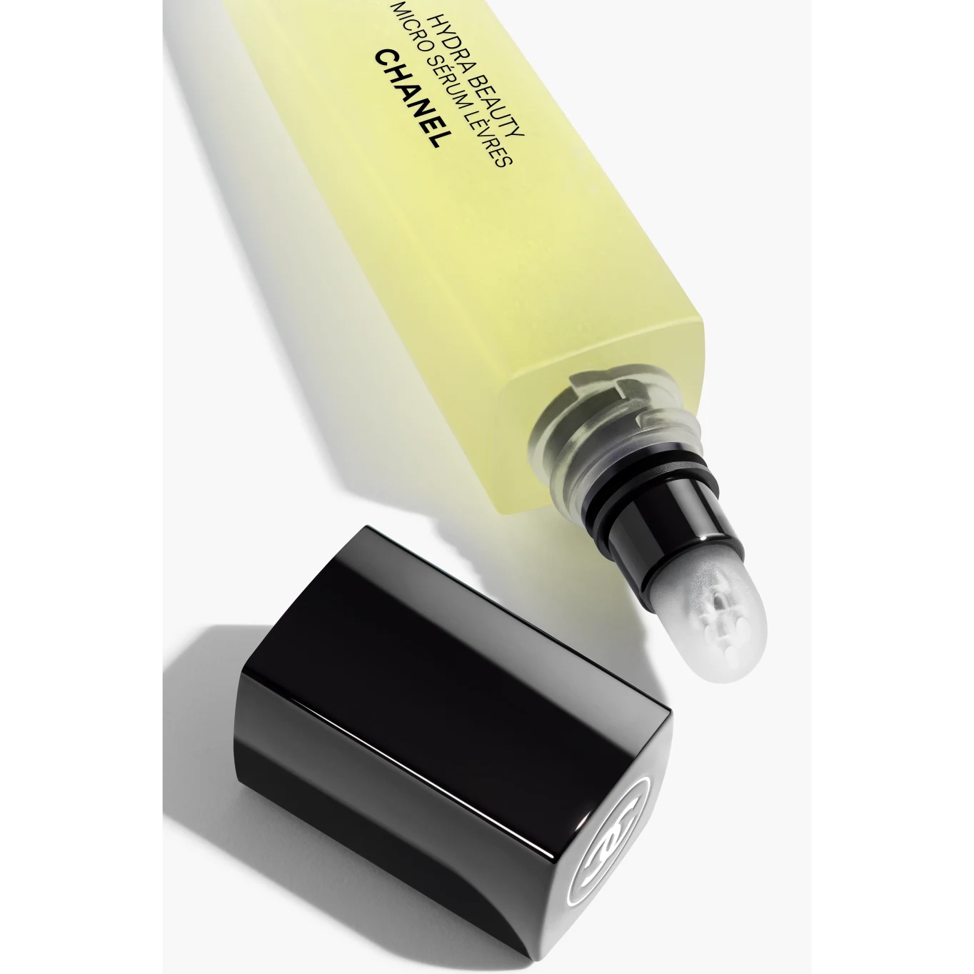 Купить CHANEL Hydra Beauty Micro Sérum Lèvres на Beautystorage.ru. Быстрая доставка по России и СНГ.