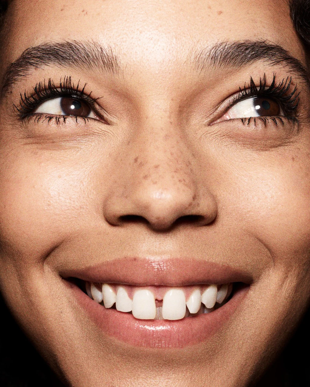 FENTY BEAUTY by Rihanna Hella Thicc Volumizing Mascara купить в Beauty Storage. Быстрая доставка по России и СНГ.