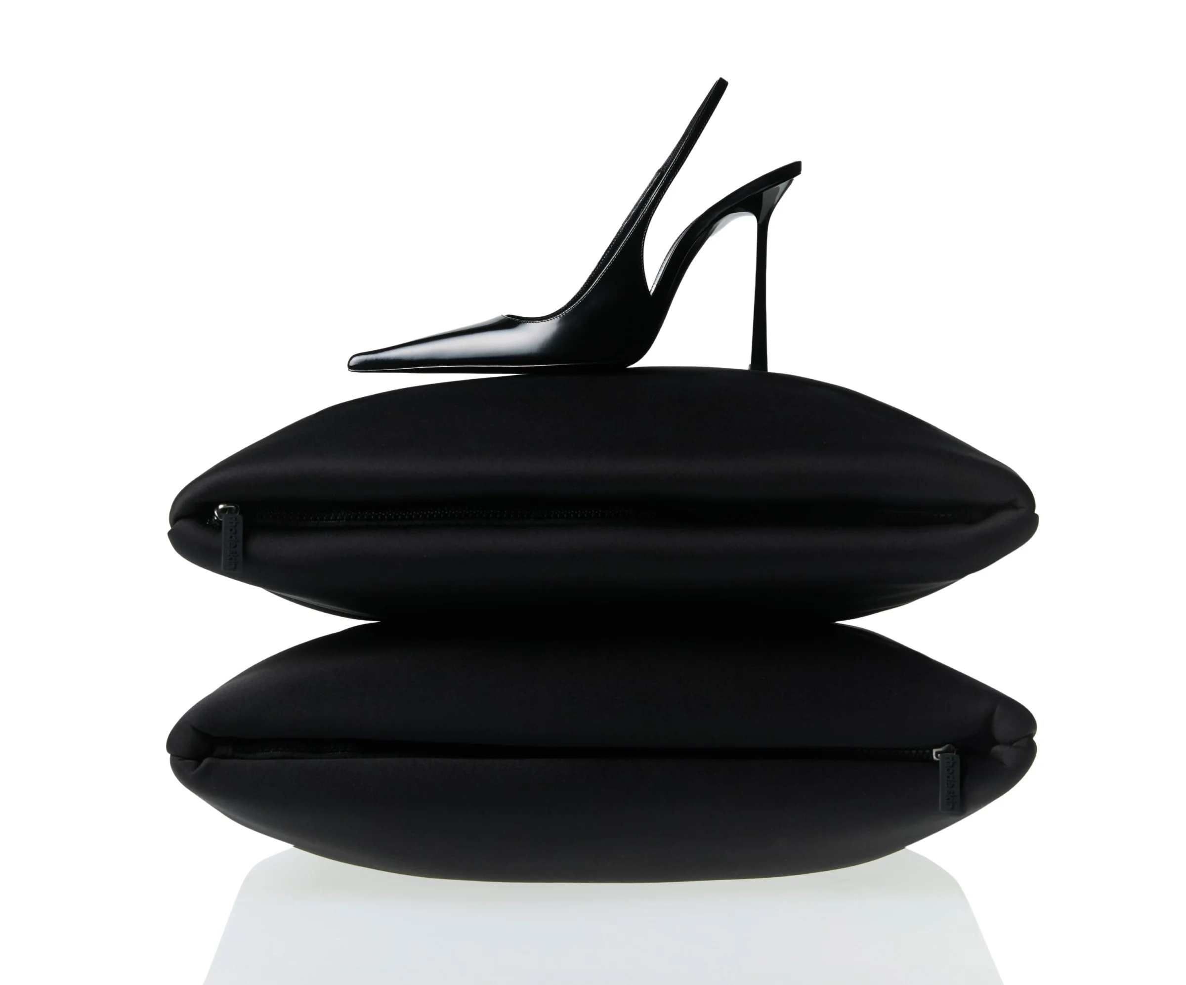 RHODE Oversized Bubble Bag купить в Beauty Storage. Быстрая доставка по России и СНГ.