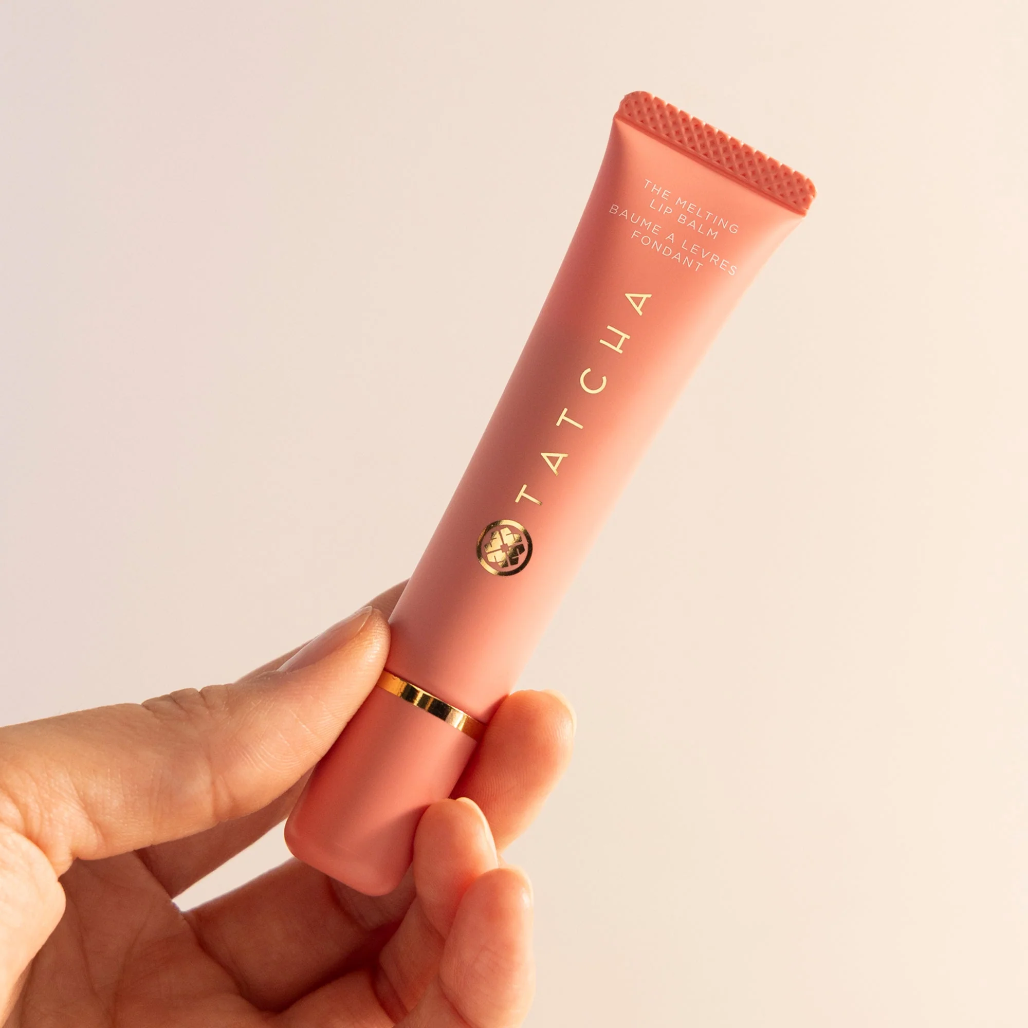 Купить TATCHA The Melting Lip Balm на Beautystorage.ru. Быстрая доставка по России и СНГ.