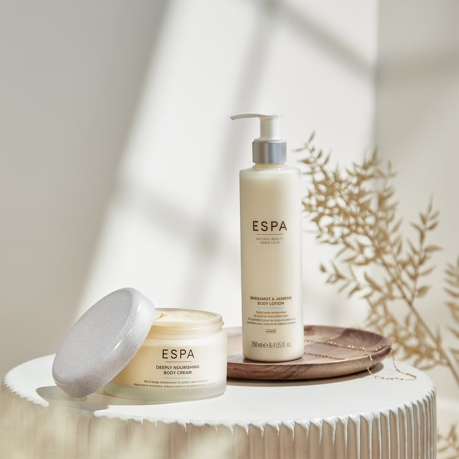 ESPA Deeply Nourishing Body Cream купить в Beauty Storage. Быстрая доставка по России и СНГ.