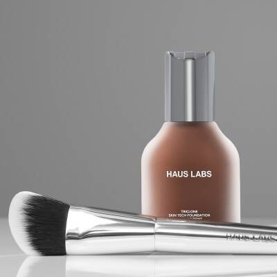 Купить HAUS LABS Cruelty-Free Foundation Brush Brush на Beautystorage.ru. Быстрая доставка по России и СНГ.