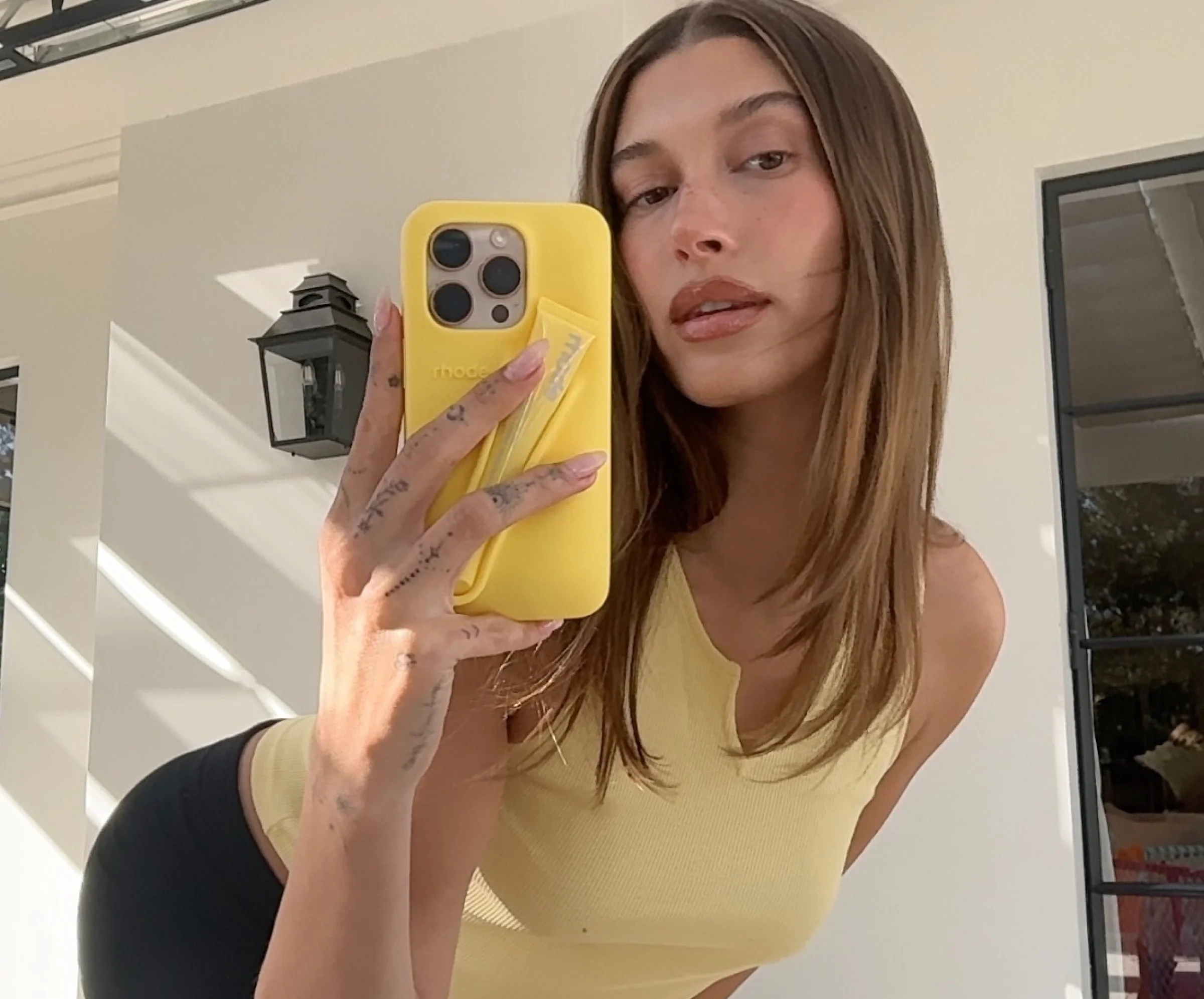 RHODE Summer Lip Case купить в Beauty Storage. Быстрая доставка по России и СНГ.