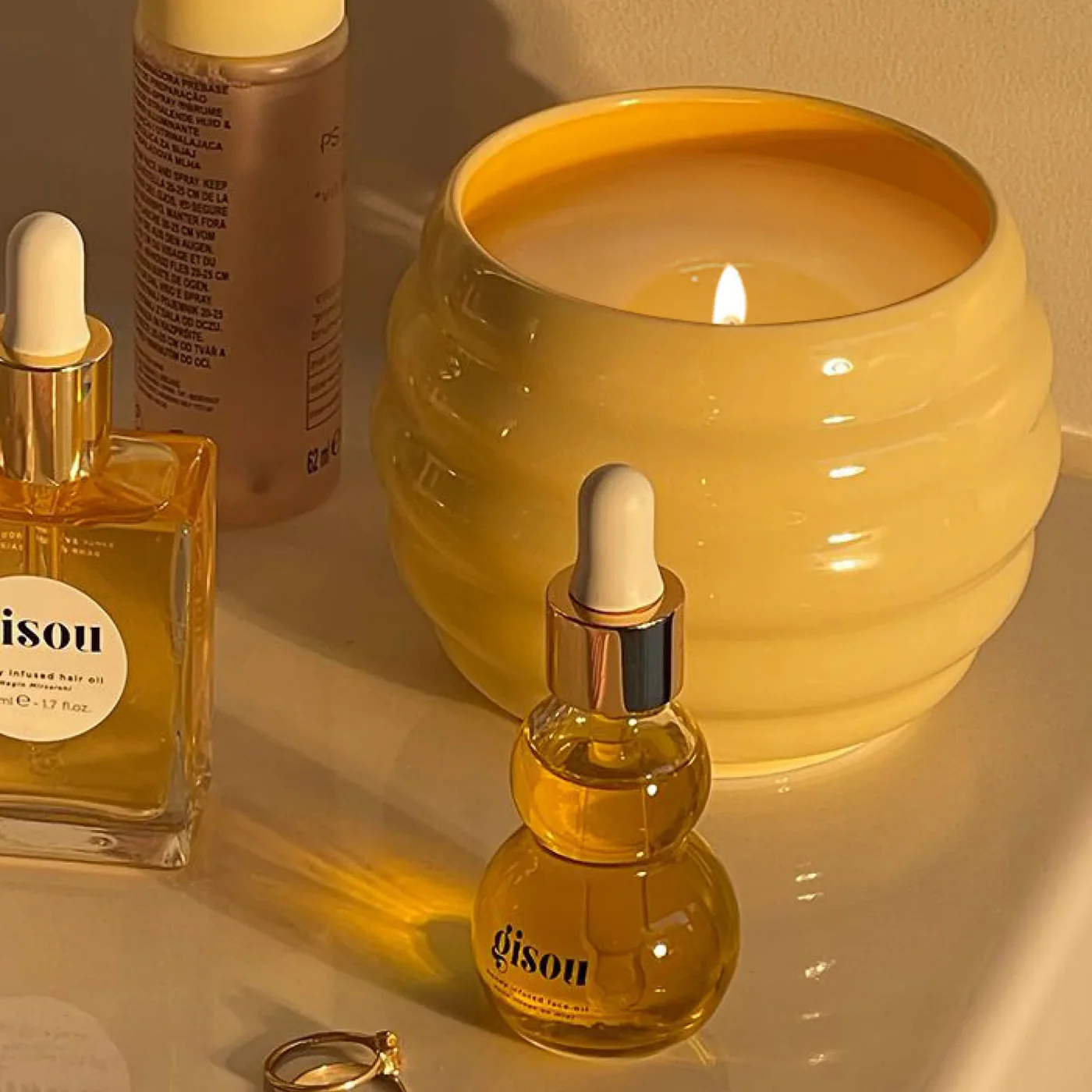 GISOU Honey Scented Candle - Honey GISOU Honey Scented Candle - Honey купить в Beauty Storage. Быстрая доставка по России и СНГ.