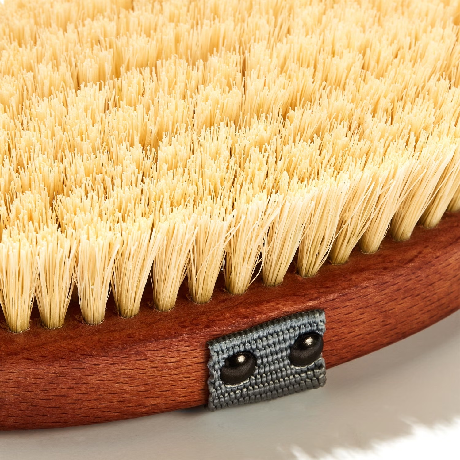 ESPA Skin Stimulating Body Brush купить в Beauty Storage. Быстрая доставка по России и СНГ.