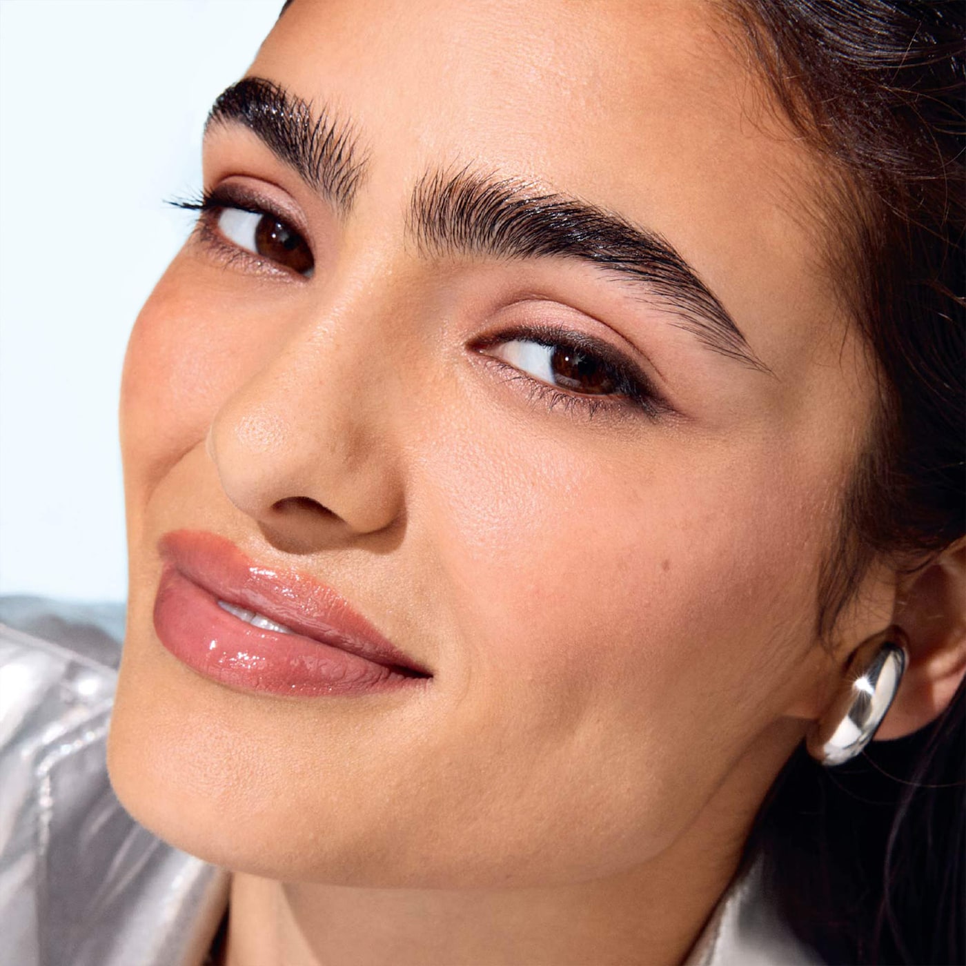 Купить BENEFIT Dream Sheen Tinted Brow Glaze на Beautystorage.ru. Быстрая доставка по России и СНГ.
