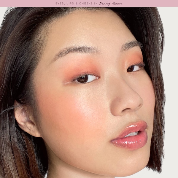 RARE BEAUTY BY SELENA GOMEZ Stay Vulnerable Glossy Lip Balm купить в Beauty Storage. Быстрая доставка по России и СНГ.