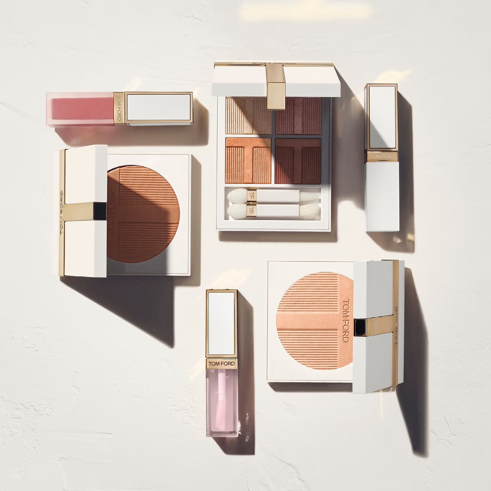 Купить TOM FORD Soleil Tinted Lip Glow на Beautystorage.ru. Быстрая доставка по России и СНГ.