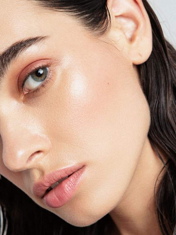 KOSAS Color & Light: Pressed Powder Blush & Highlighter Duo купить в Beauty Storage.  Быстрая доставка по России и СНГ.