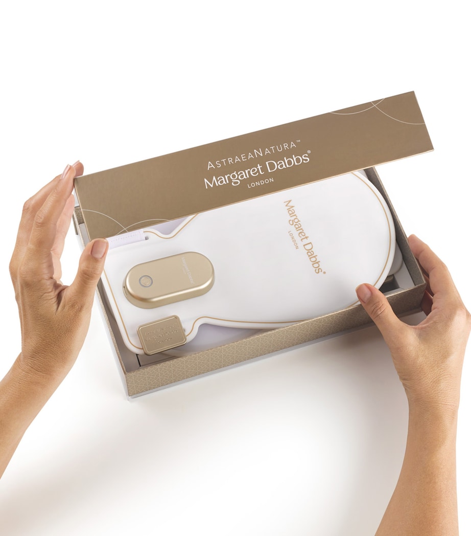 Купить MARGARET DABBS LONDON AstraeaNatura LED Hand Mitts на Beautystorage.ru. Быстрая доставка по России и СНГ.
