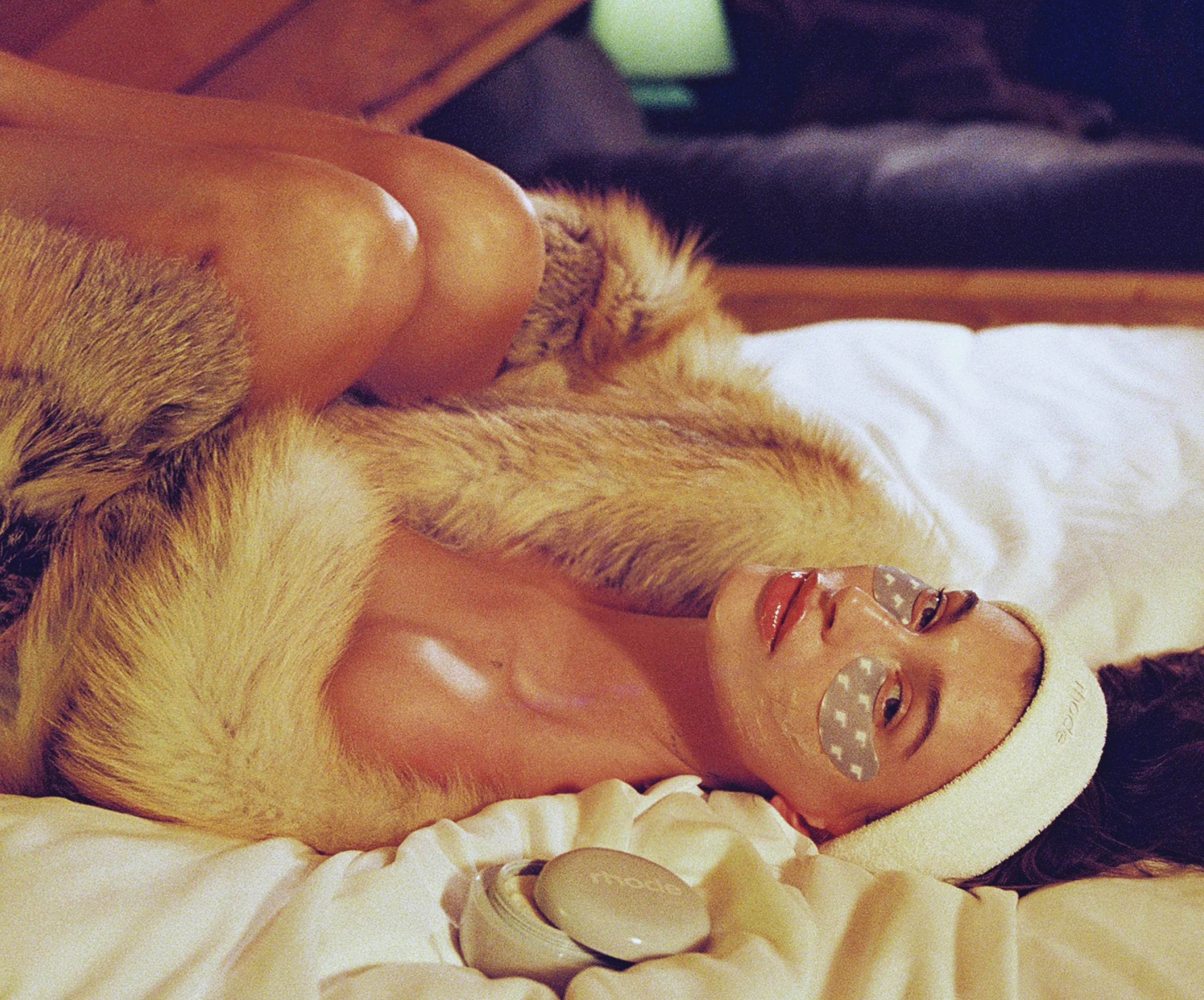 Купить RHODE Headband на Beautystorage.ru. Быстрая доставка по России и СНГ.