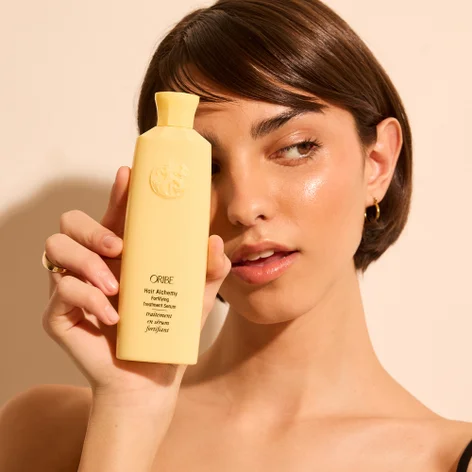 Купить ORIBE Hair Alchemy Fortifying Treatment Serum на Beautystorage.ru. Быстрая доставка по России и СНГ.