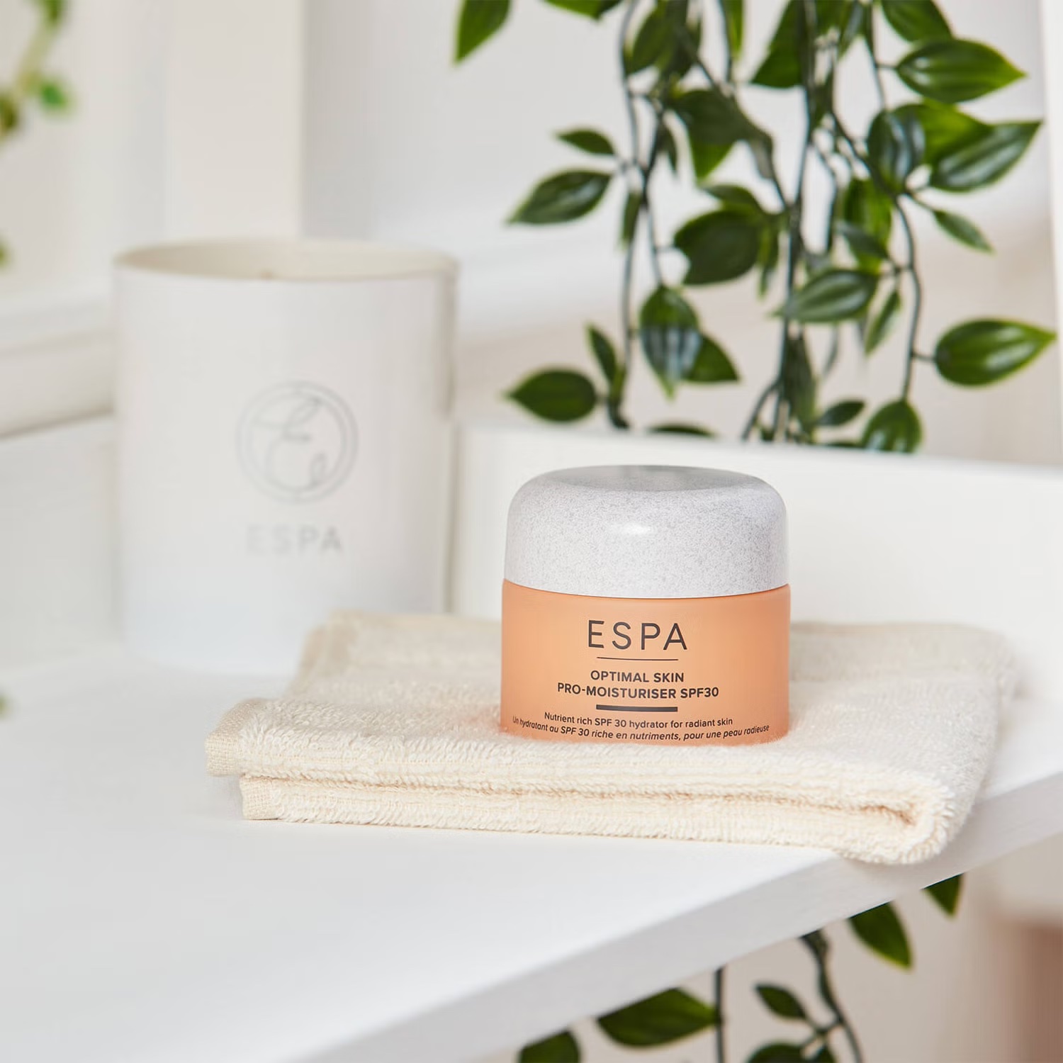 ESPA Optimal Skin Pro-Moisturiser SPF 30 купить в Beauty Storage. Быстрая доставка по России и СНГ.