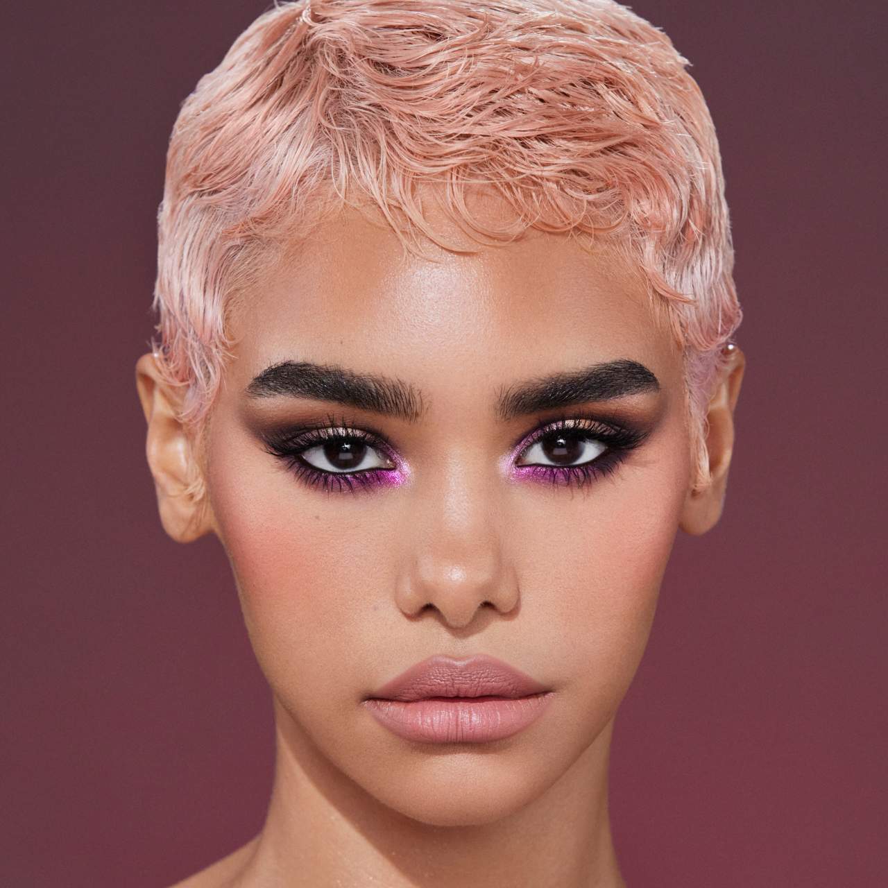 ANASTASIA BEVERLY HILLS Fall Romance Eyeshadow Palette купить в Beauty Storage. Быстрая доставка по России и СНГ.