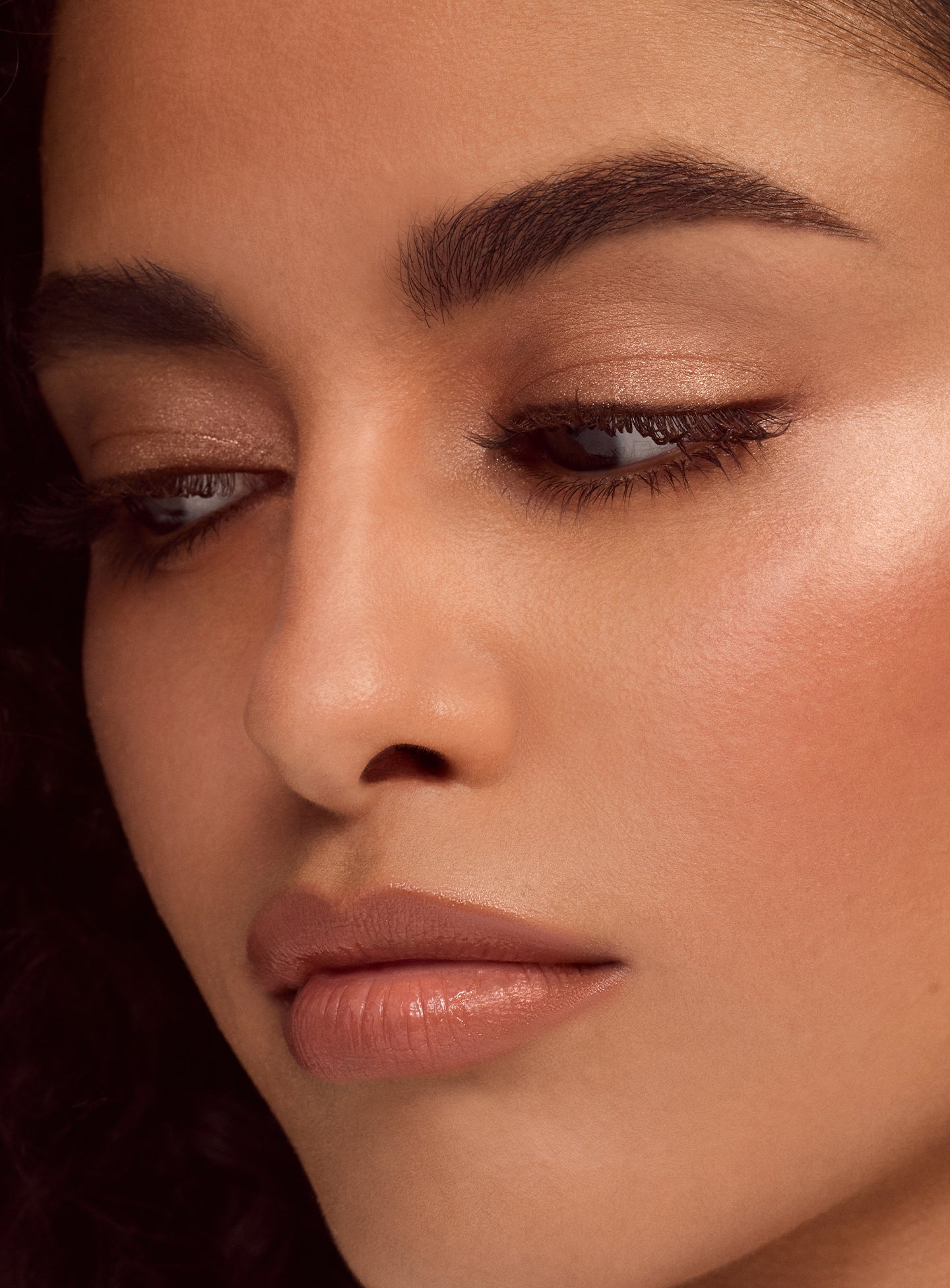 Купить RARE BEAUTY Essential Neutrals Eyeshadow Palette на Beautystorage.ru. Быстрая доставка по России и СНГ.