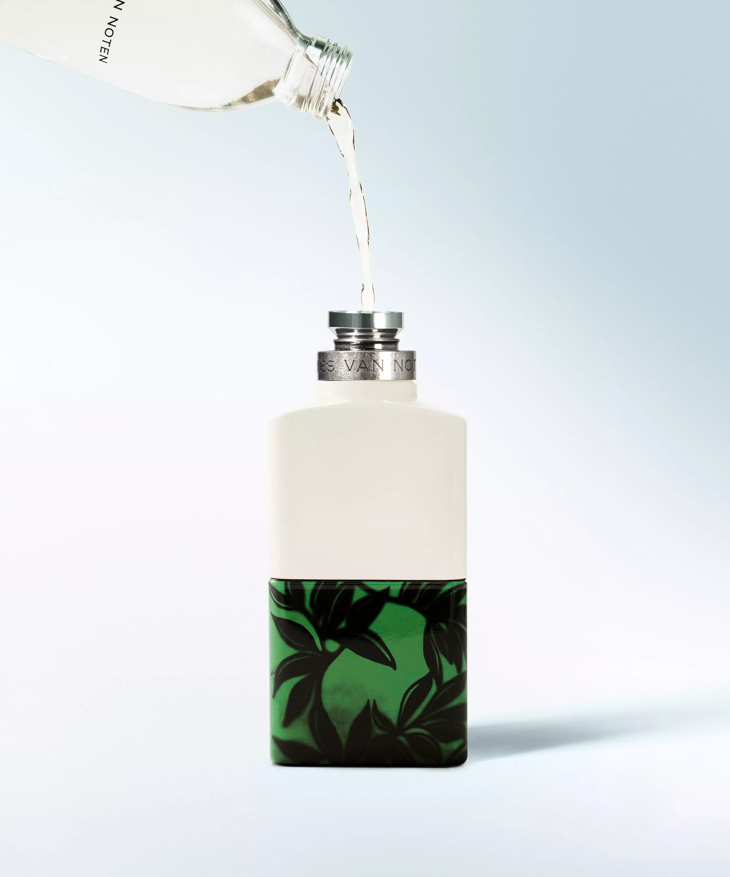 DRIES VAN NOTEN Santal Greenery Eau de Parfum Refill купить в Beauty Storage. Быстрая доставка по России и СНГ.