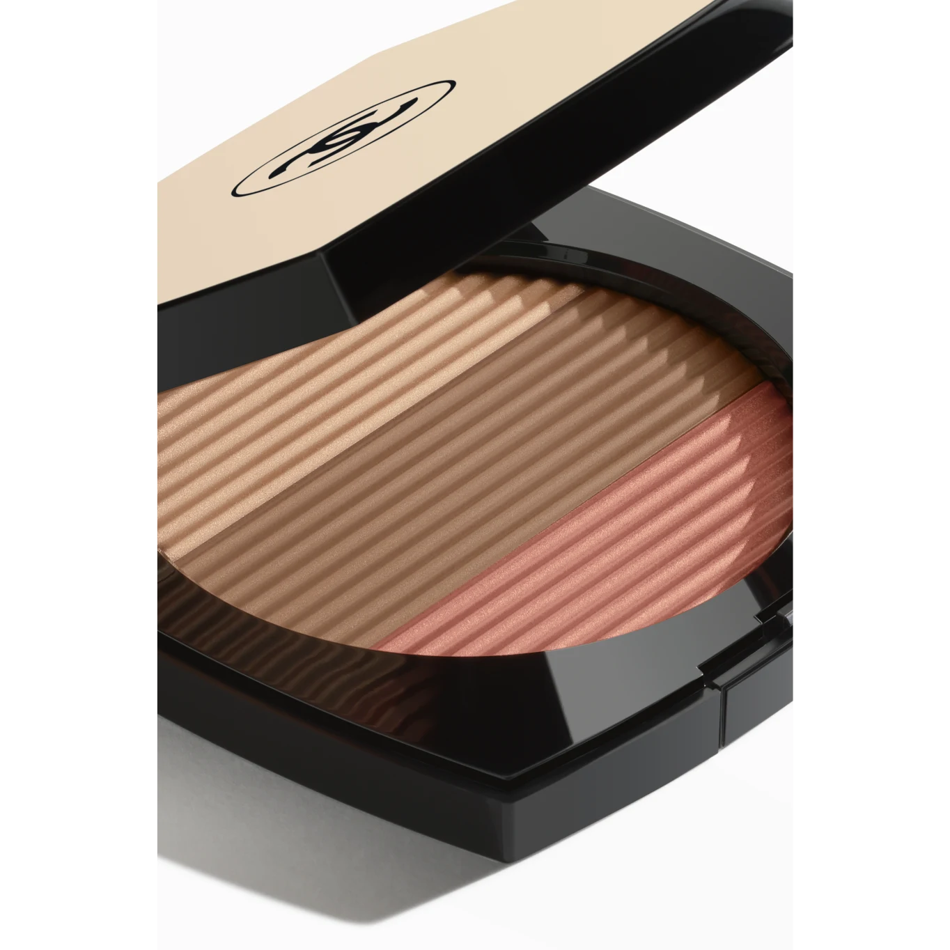 CHANEL Les Beiges Poudre Belle Mine Ensoleillée купить в Beauty Storage. Быстрая доставка по России и СНГ.