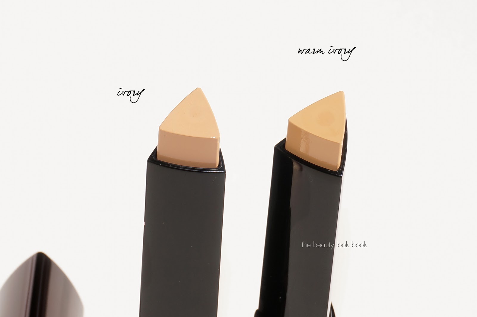 HOURGLASS Vanish Seamless Finish Foundation Stick купить в Beauty Storage.  Быстрая доставка по России и СНГ.