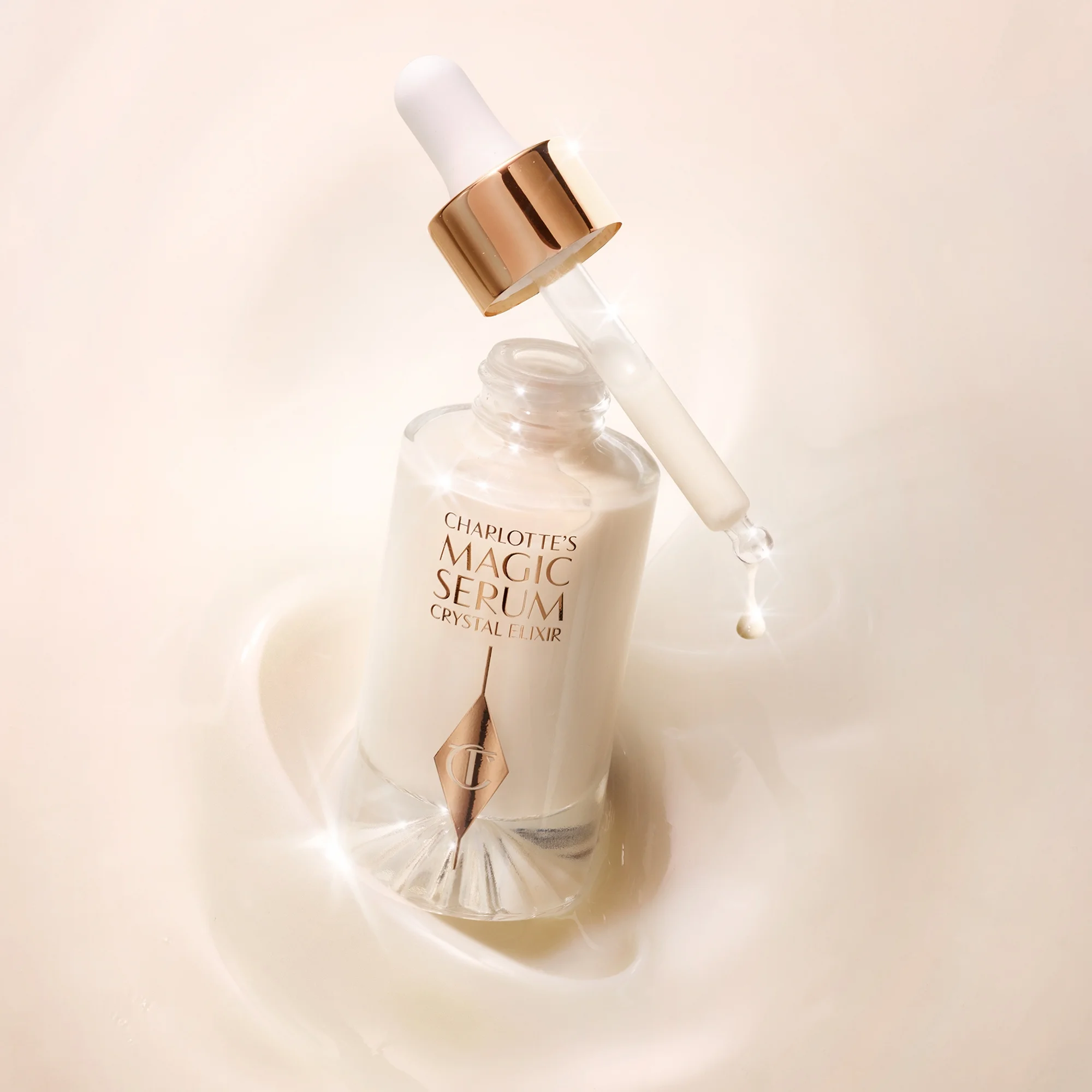 Купить CHARLOTTE TILBURY Charlotte's Magic Serum Crystal Elixir  на Beautystorage.ru. Быстрая доставка по России и СНГ.
