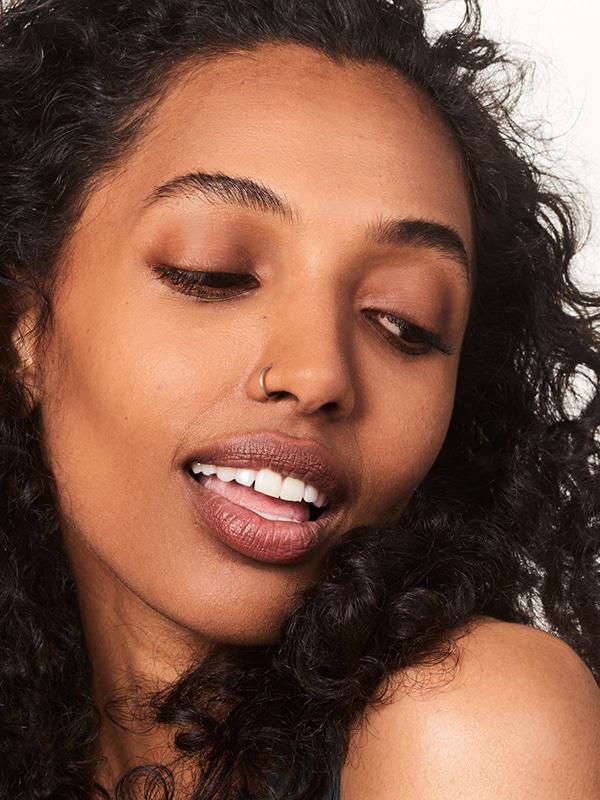 GLOSSIER Wowder GLOSSIER Wowder