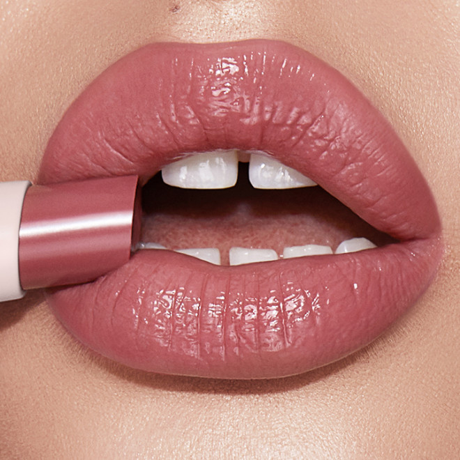 CHARLOTTE TILBURY Pillow Talk Lip Wardrobe купить в Beauty Storage. Быстрая доставка по России и СНГ.

