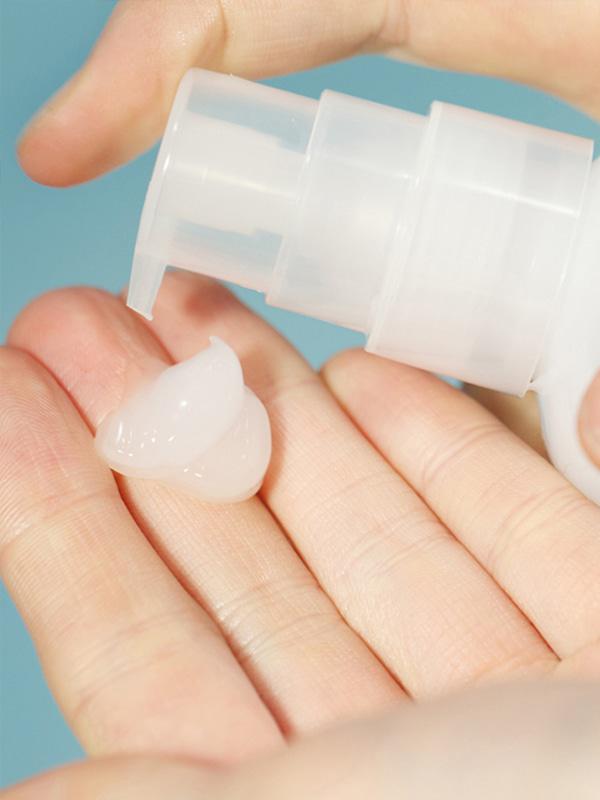 GLOSSIER Milky Jelly Cleanser GLOSSIER Milky Jelly Cleanser