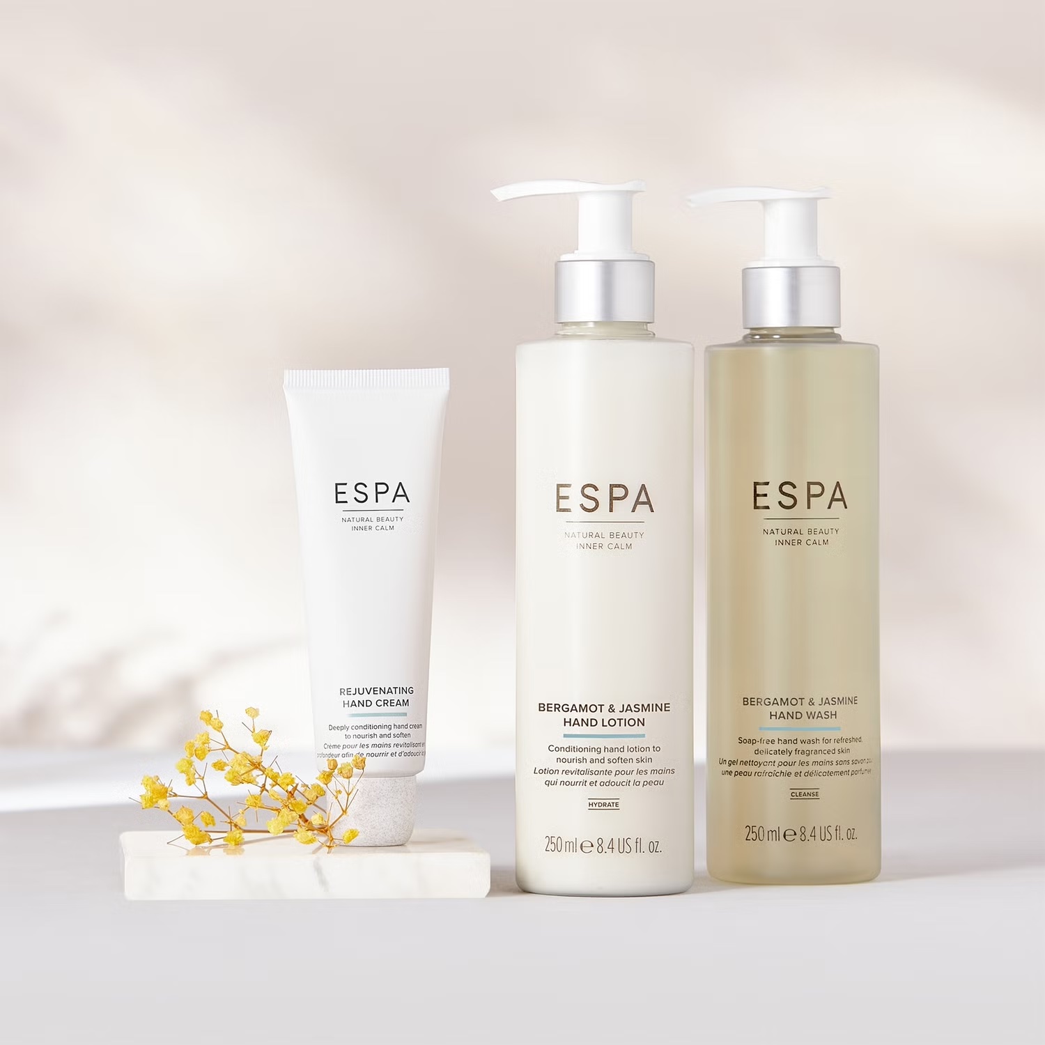 ESPA Rejuvenating Hand Cream купить в Beauty Storage. Быстрая доставка по России и СНГ.