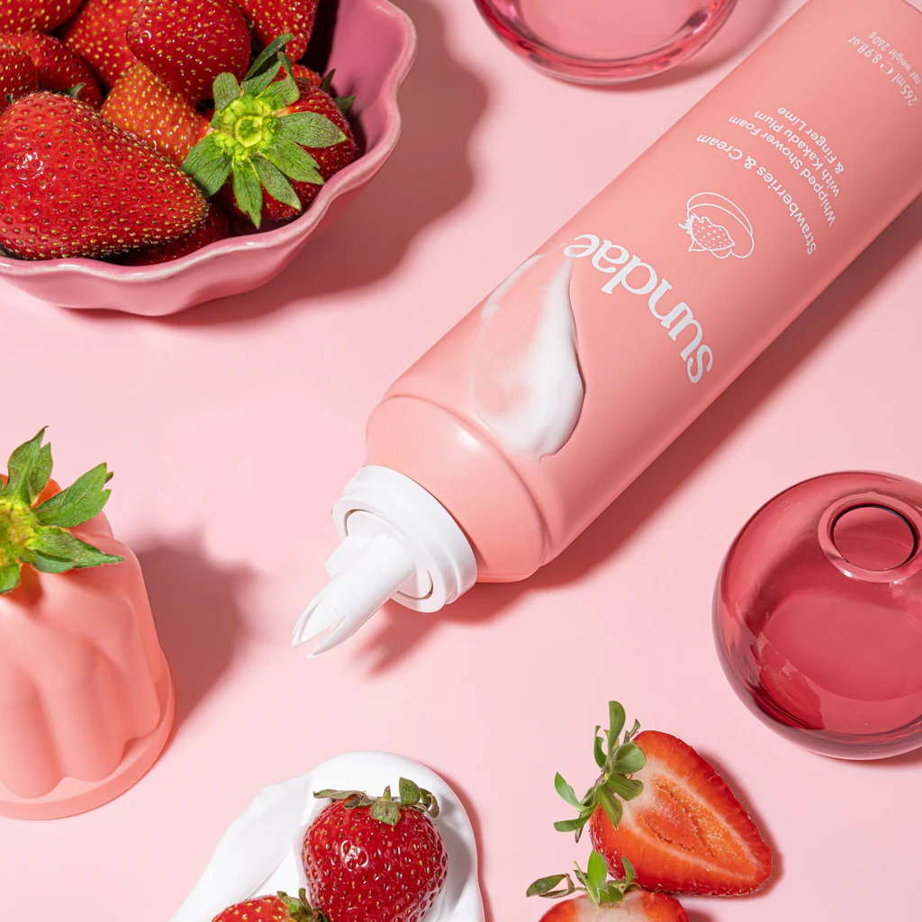 SUNDAE Strawberries & Cream Foaming Body Wash купить в Beauty Storage. Быстрая доставка по России и СНГ.