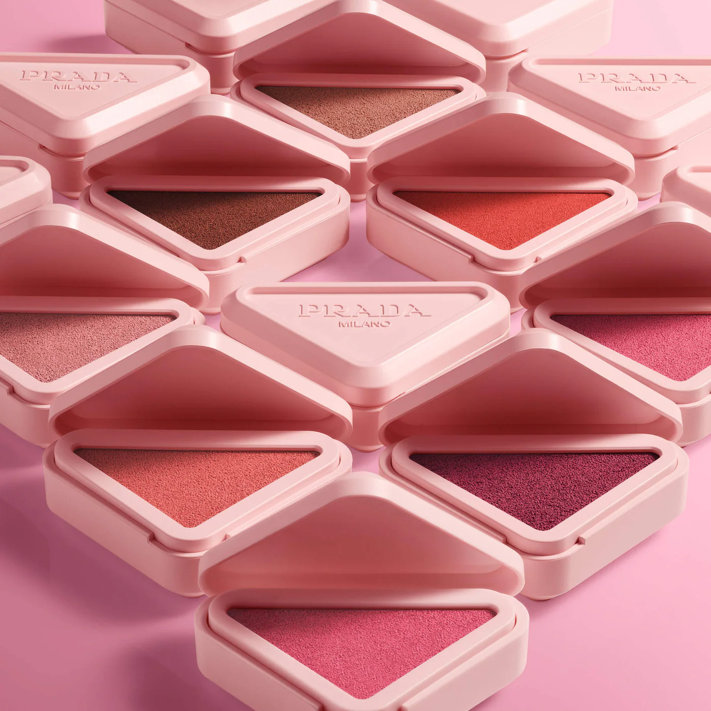 Купить PRADA Touch Cream-To-Powder Soft Blur Longwear Blush на Beautystorage.ru. Быстрая доставка по России и СНГ.
