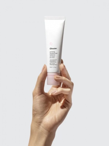 GLOSSIER Priming Moisturizer Balance GLOSSIER Priming Moisturizer Balance купить в Beauty Storage.  Быстрая доставка по России и СНГ.