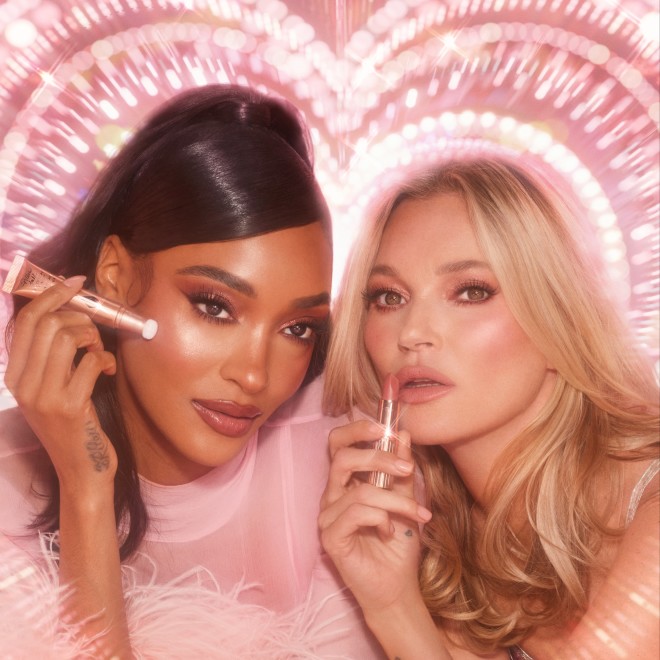 CHARLOTTE TILBURY Pillow Talk Iconic Lip And Cheek Secrets купить в Beauty Storage. Быстрая доставка по России и СНГ.