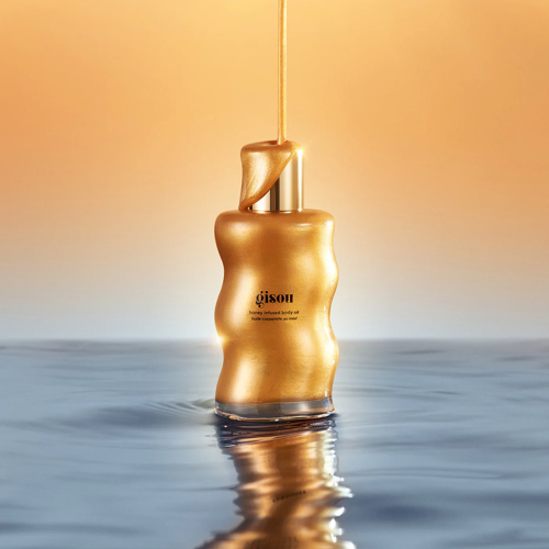 GISOU Honey Infused Body Oil - Shimmer Glow GISOU Honey Infused Body Oil - Shimmer Glow купить в Beauty Storage. Быстрая доставка по России и СНГ.