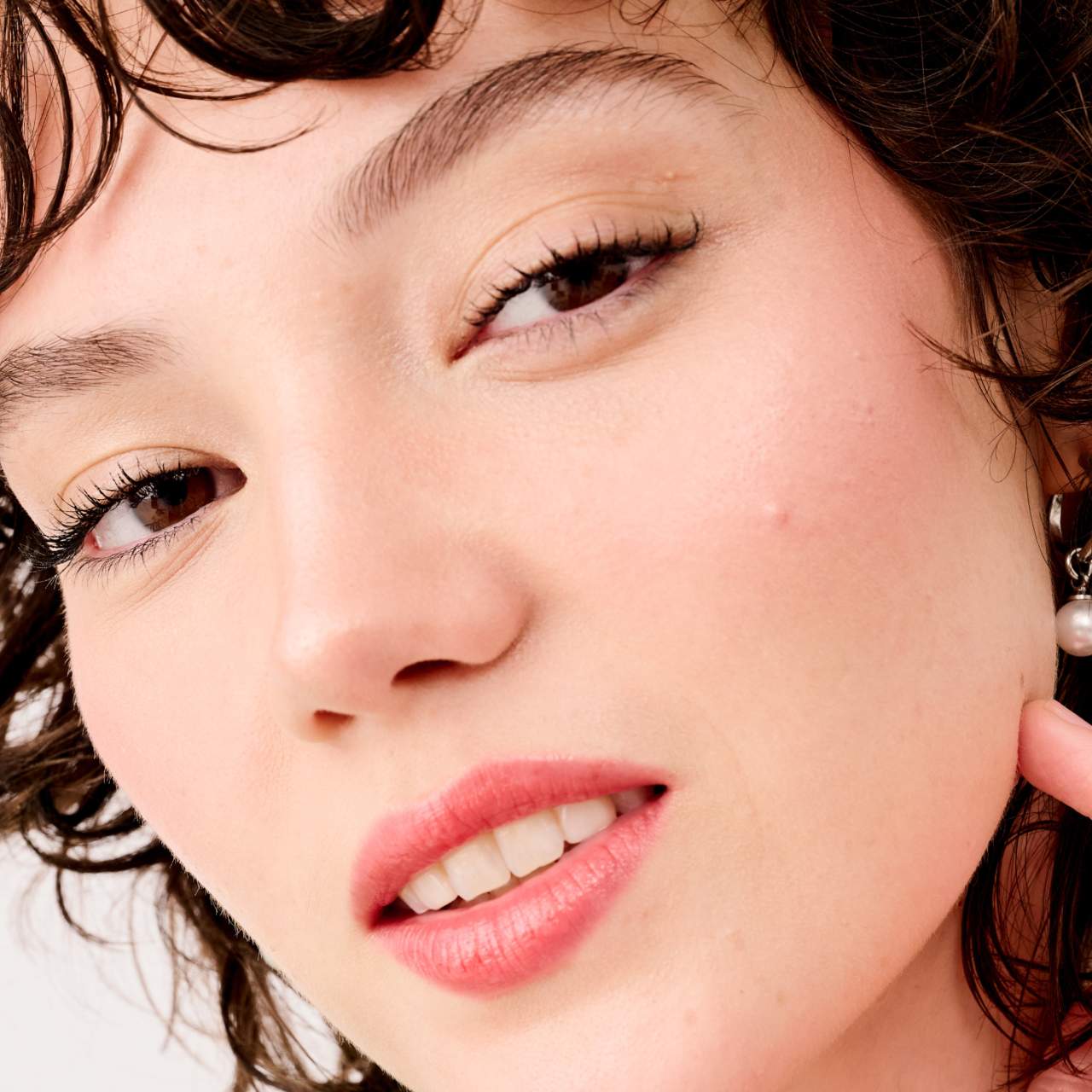 Купить BENEFIT COSMETICS Dandelion Twinkle Shimmer Finish Powder Highlighter на Beautystorage.ru. Быстрая доставка по России и СНГ.