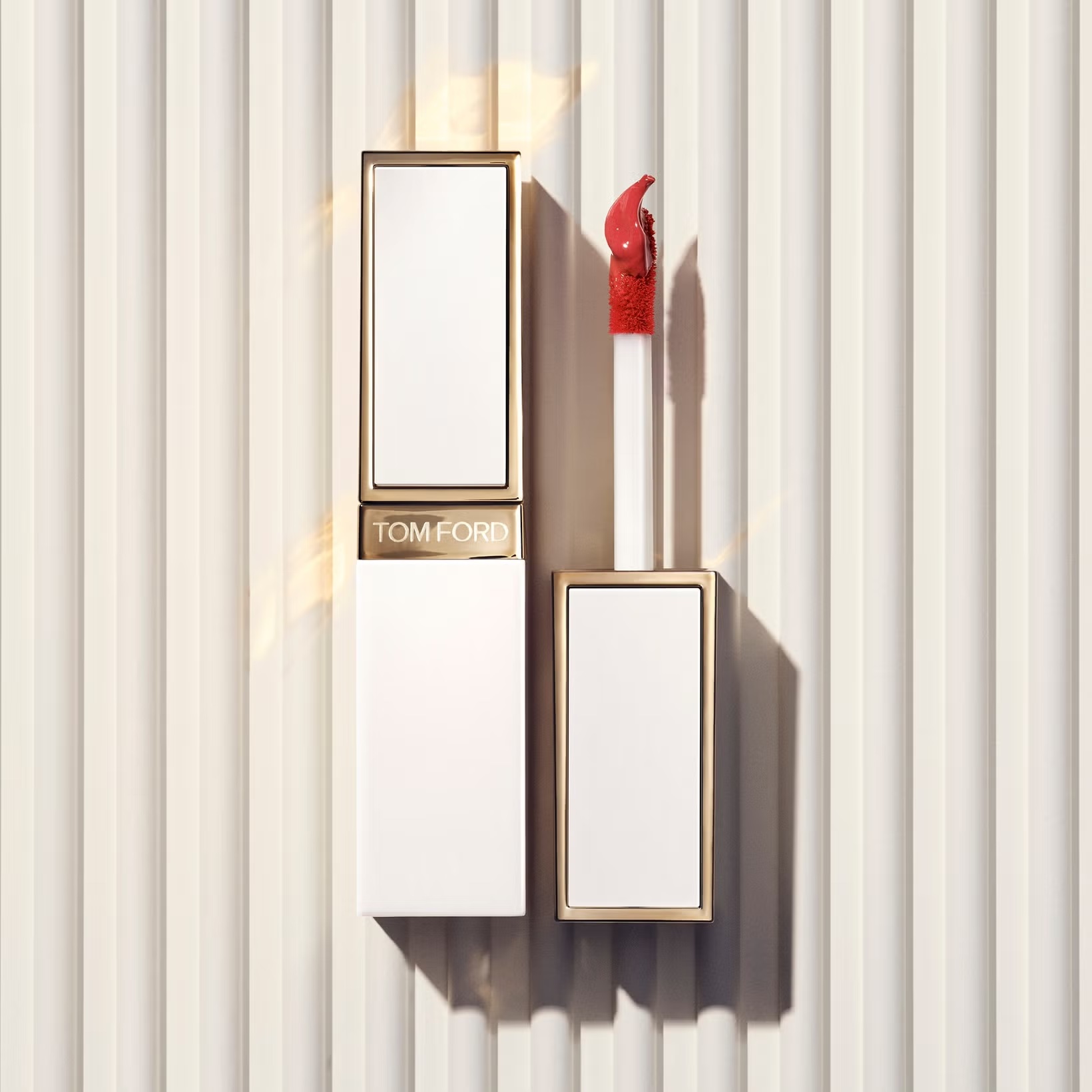 Купить TOM FORD Soleil Tinted Lip Glow на Beautystorage.ru. Быстрая доставка по России и СНГ.