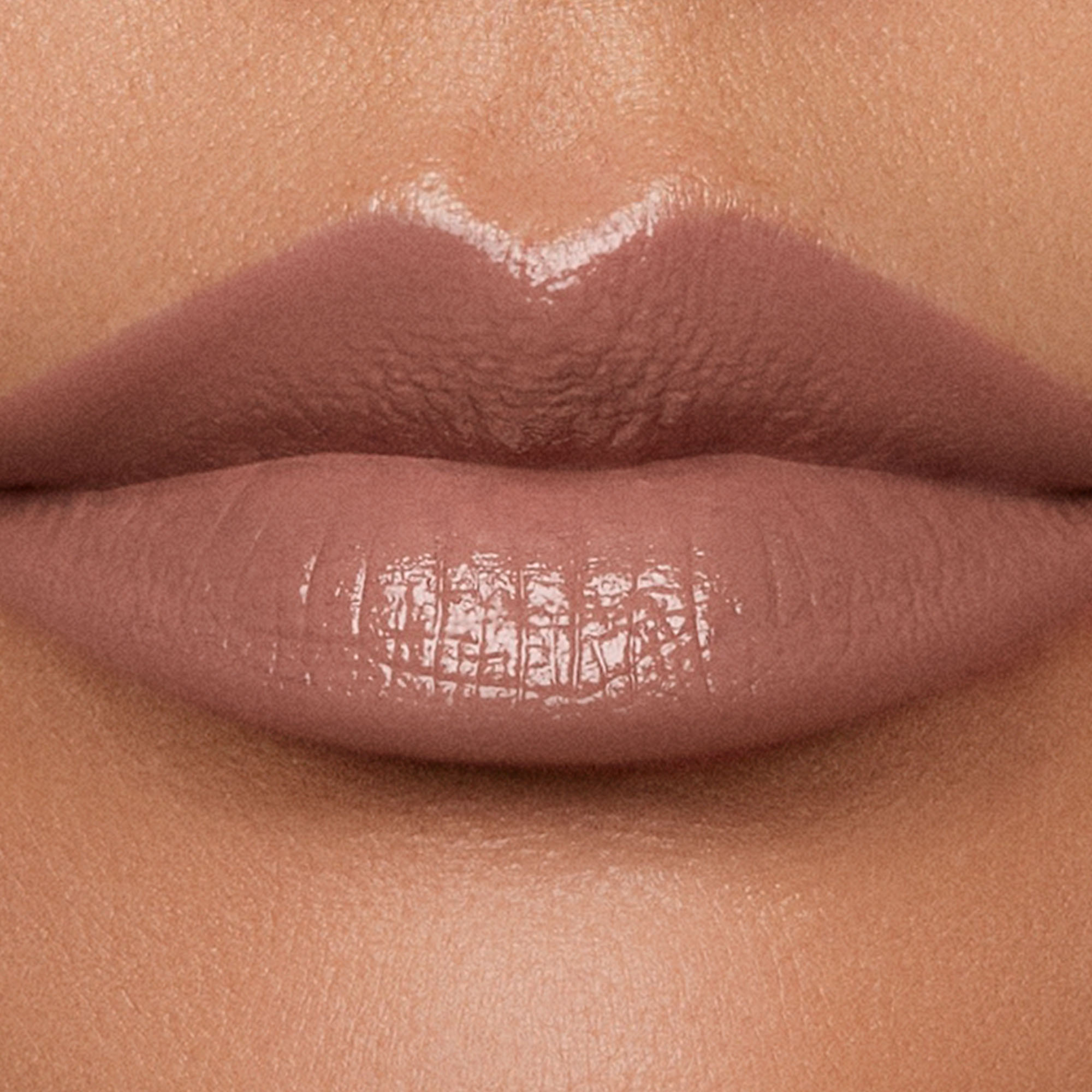 HOURGLASS Unlocked™ Satin Crème Lipstick купить в Beauty Storage. Быстрая доставка по России и СНГ.