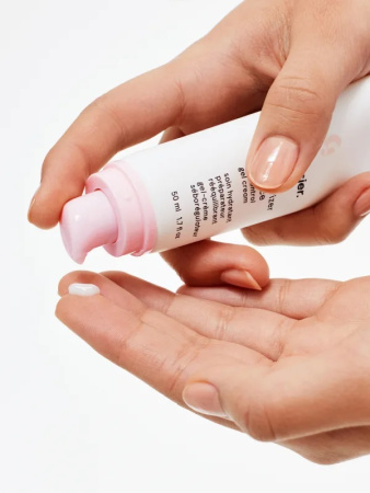 GLOSSIER Priming Moisturizer Balance купить в Beauty Storage.  Быстрая доставка по России и СНГ.