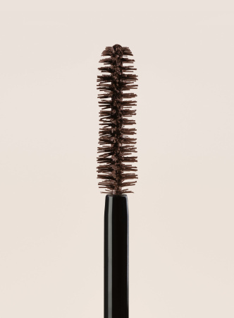 Купить RARE BEAUTY by Selena Gomez Perfect Strokes Universal Volumizing Mascara - Brown на Beautystorage.ru. Быстрая доставка по России и СНГ.