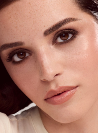 Купить RARE BEAUTY Essential Neutrals Eyeshadow Palette на Beautystorage.ru. Быстрая доставка по России и СНГ.