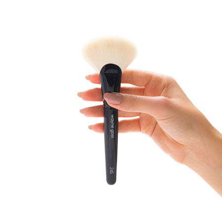 WAYNE GOSS Brush 24S Large Fan Brush купить в Beauty Storage. Быстрая доставка по России и СНГ.