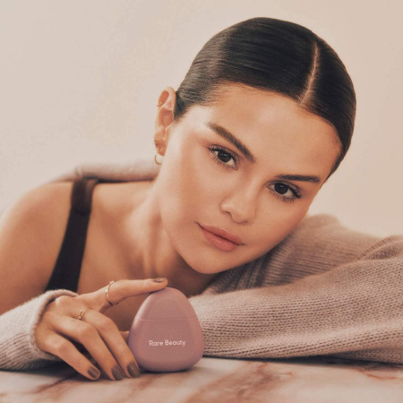 RARE BEAUTY by Selena Gomez Find Comfort Hydrating Hand Cream купить в Beauty Storage. Быстрая доставка по России и СНГ.