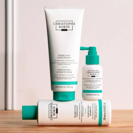 Купить CHRISTOPHE ROBIN Fortifying Scalp Serum на Beautystorage.ru. Быстрая доставка по России и СНГ.
