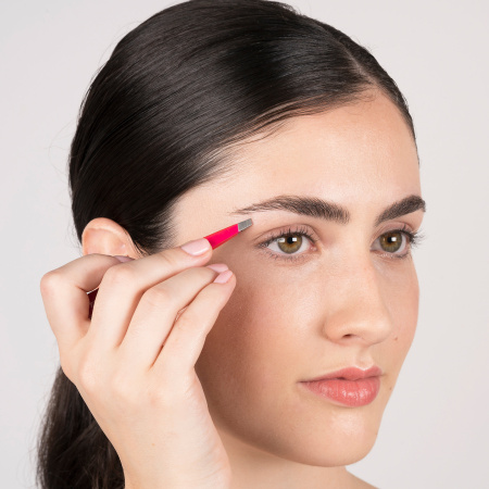 TWEEZERMAN Pink Perfection Slant Tweezer