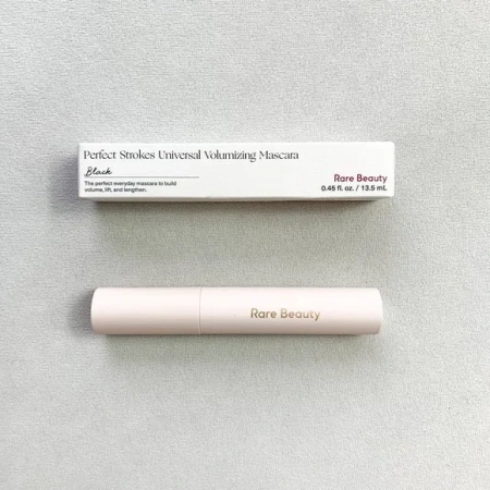 RARE BEAUTY BY SELENA GOMEZ Perfect Strokes Universal Volumizing Mascara - 3 мл