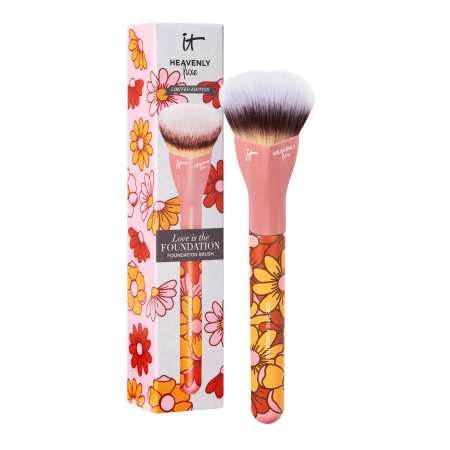 IT COSMETICS Heavenly Luxe Flower Power Foundation Brush купить в Beauty Storage. Быстрая доставка по России и СНГ.
